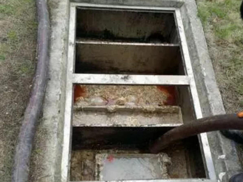 松柏镇隔油池清理